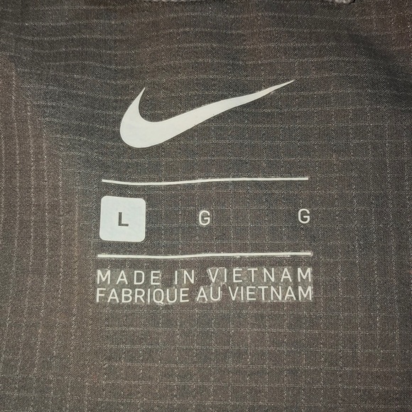 Nike Windbreaker - Picture 2 of 2
